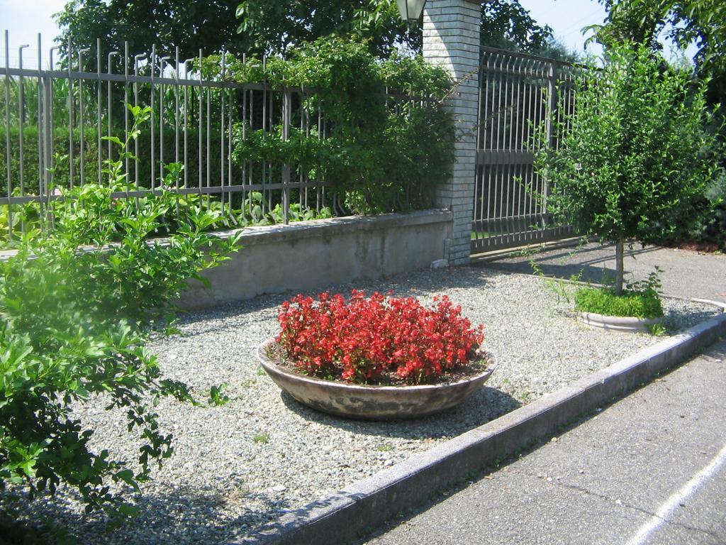 Bed and Breakfast Cascina la Barona Savigliano Esterno foto