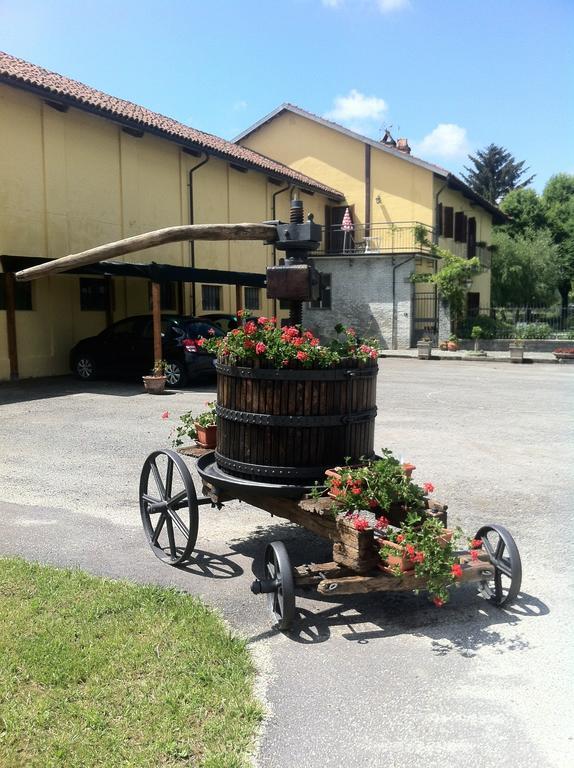 Bed and Breakfast Cascina la Barona Savigliano Esterno foto