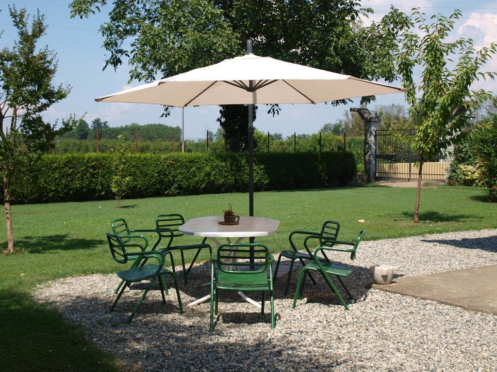 Bed and Breakfast Cascina la Barona Savigliano Esterno foto